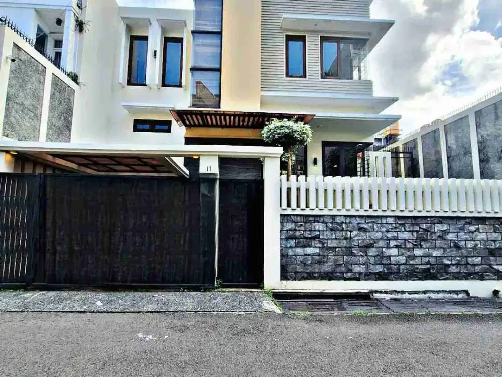 Di Jual Rumah siap huni sirkulasi udara bagusm dalam komplek di Rawamangun Jak Tim