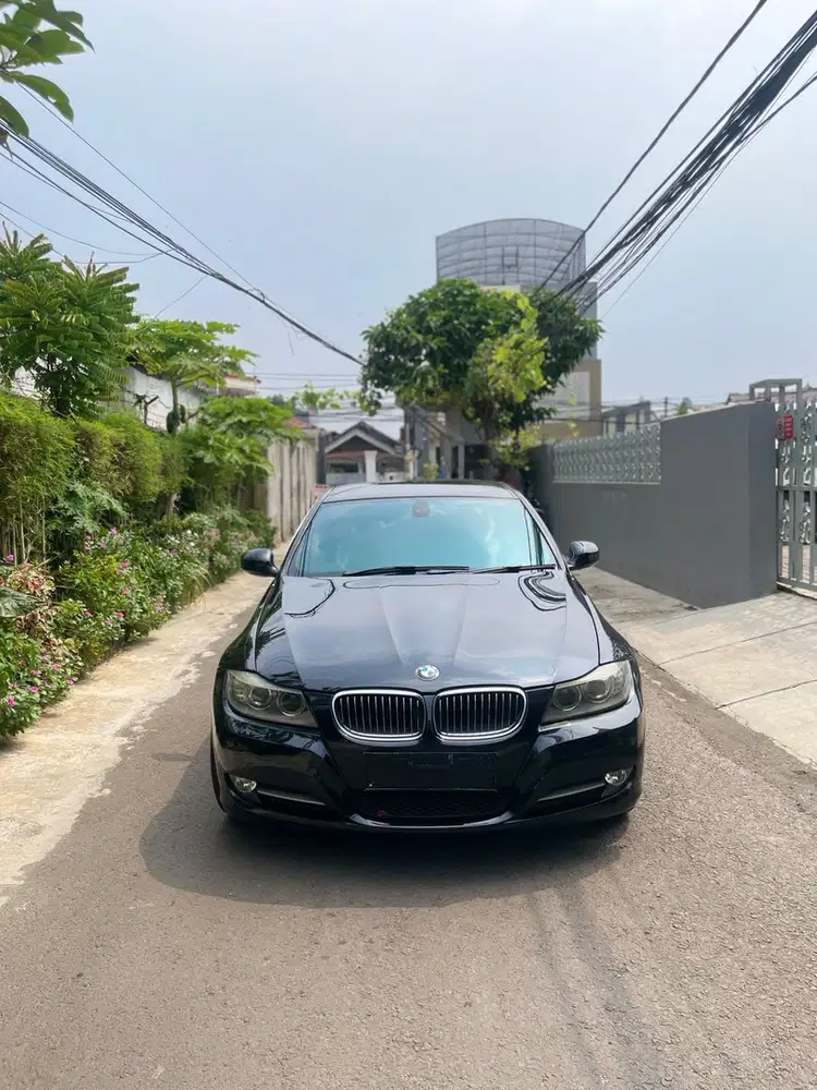 BMW 320i 2012 Bensin