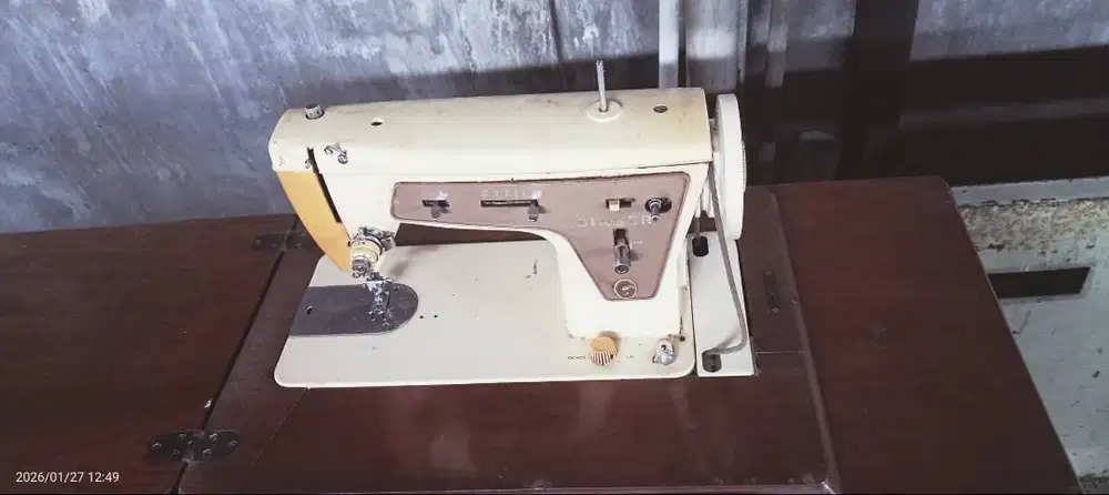 Mesin jahit dan obras singer