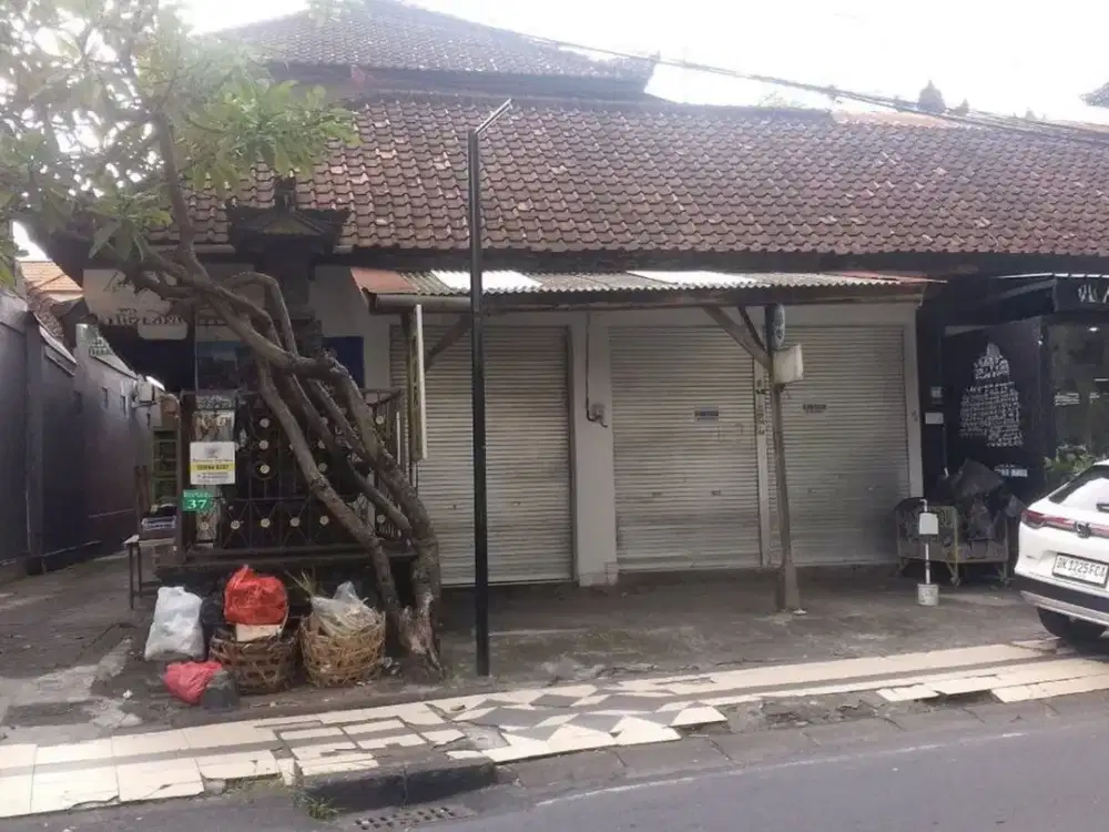 Ruko Bagus di Pinggir Jalan Utama Disewakan, di Seminyak Area
