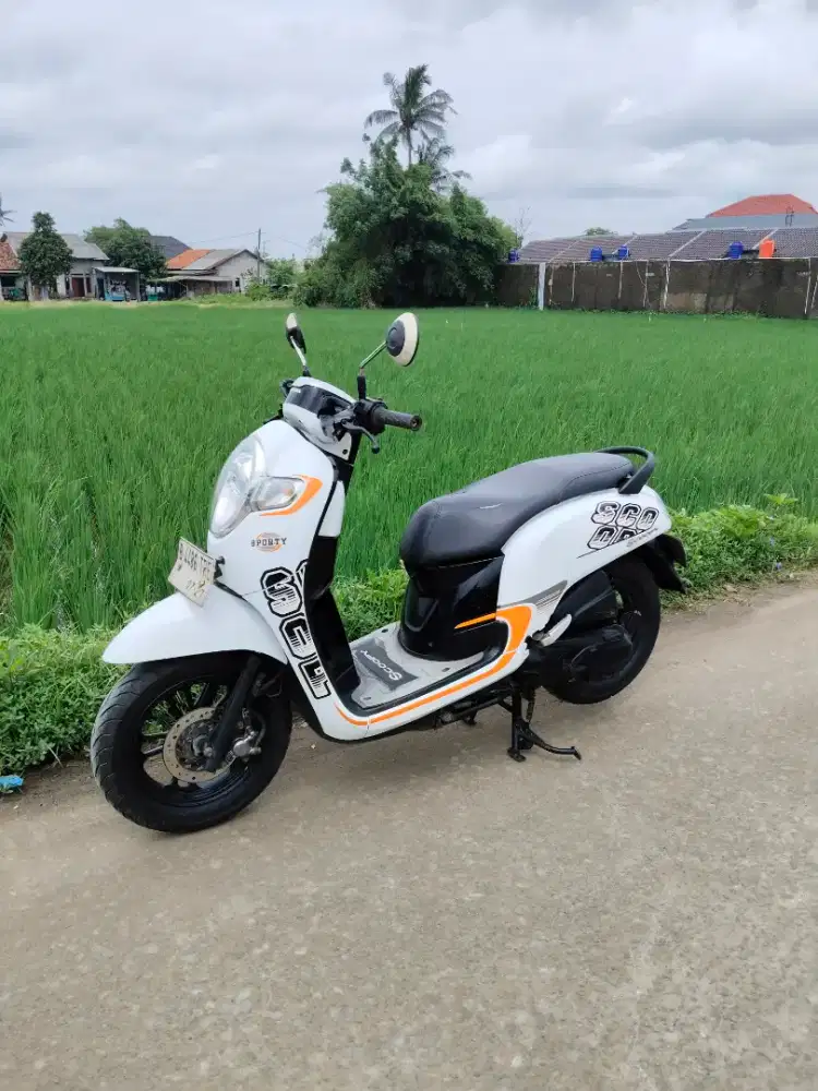 Honda Scoopy F1 esp ISS 2017 plat 2027 mesin halus