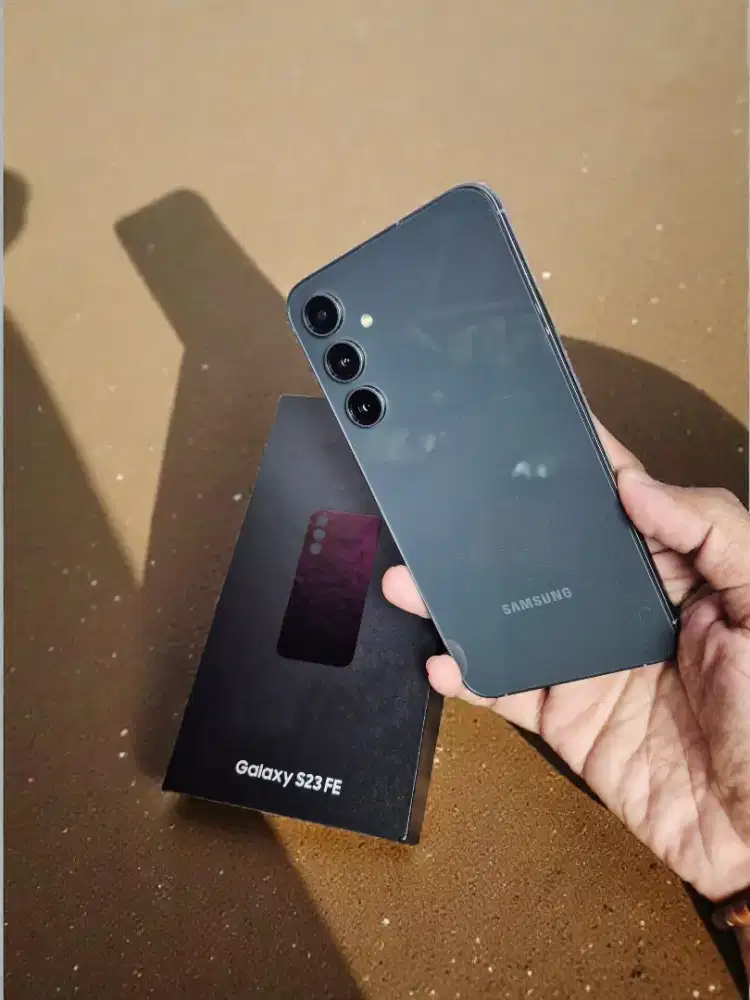 Hp samsung s23 fe 256gb second lengkap mulus seperti baru