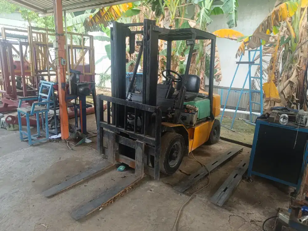 Forklift Komatsu Kapasitas 1,5 - 2 ton.
