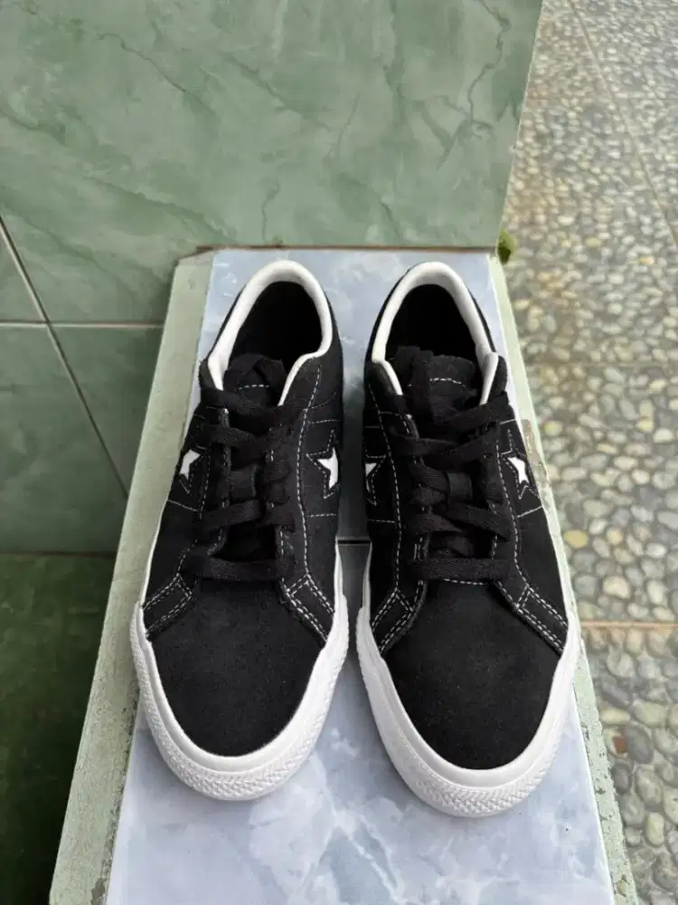 Sepatu Converse wanita