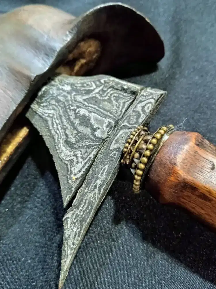 Keris tilam upih pamor Jung isi dunyo