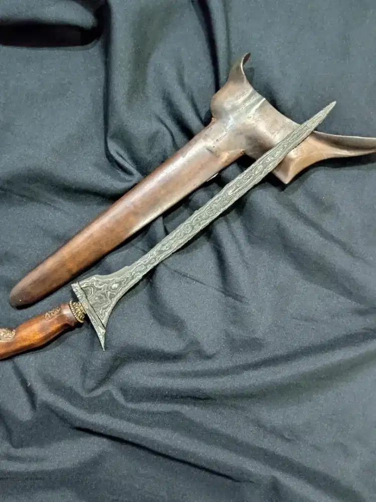 Keris sepuh tilam upih pamor Jung isi dunyo