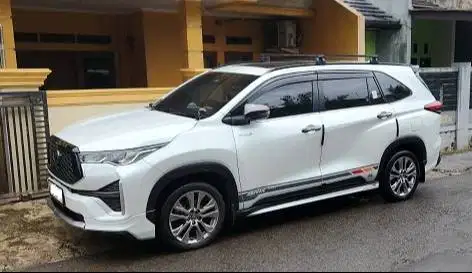 Toyota Innova Zenix Q Hybrid TSS Modellista 2024 – Platinum White Pear