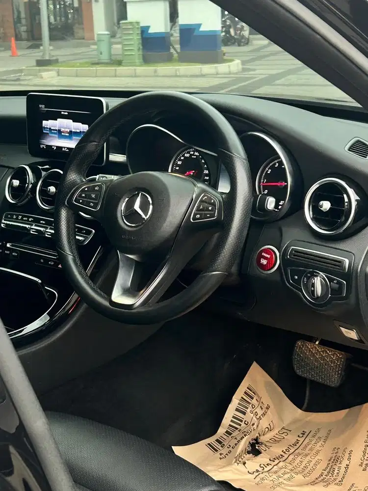 Sedan mewah istimewa murah Mercedes Benz C200 AMG AT 2018 Hitam