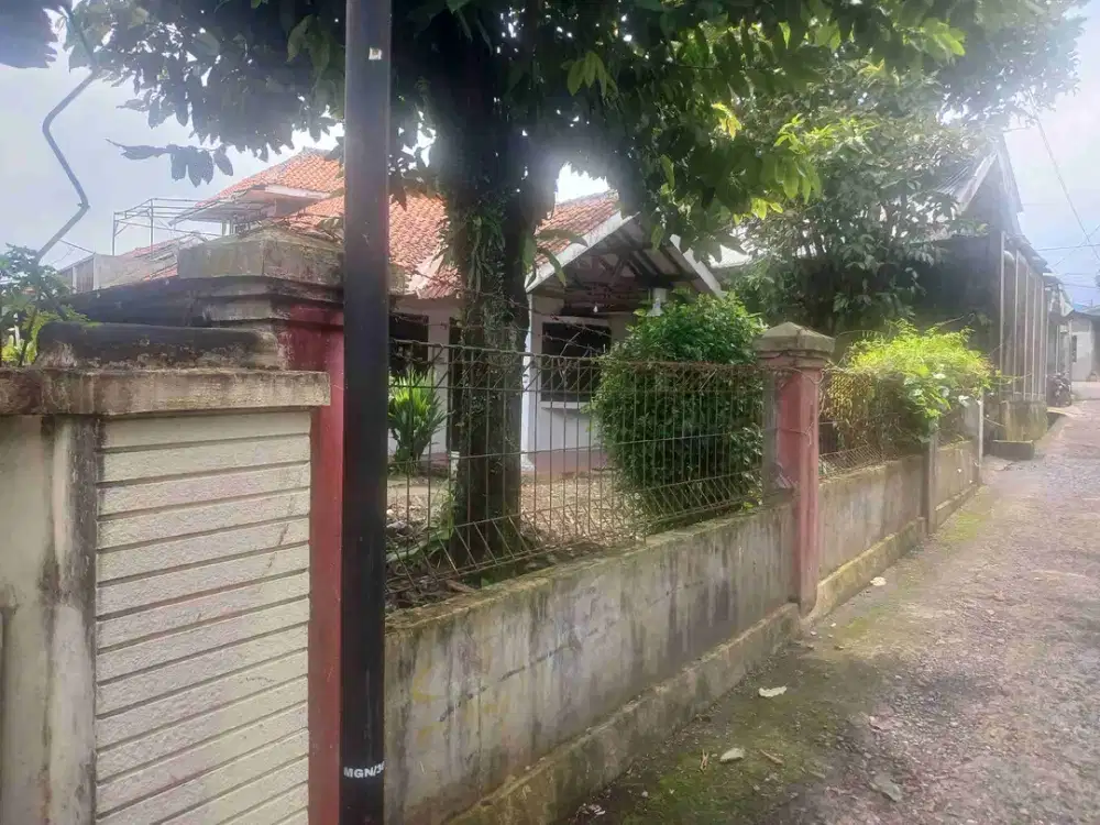 Dijual Rumah sederhana dengan Taman luas di Gg Merpati
