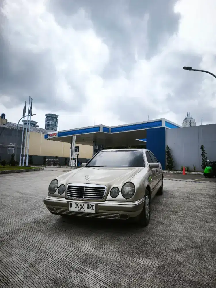 Mercedes Benz W210 E320 Classic