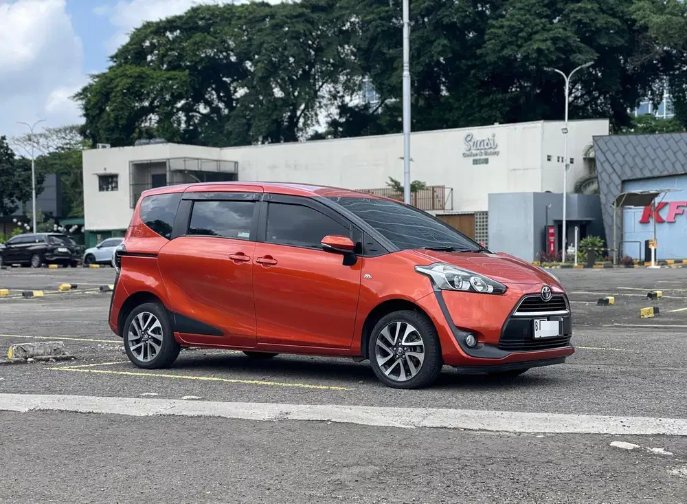 Siap Pakai Sienta V 1.5 AT Matic 2017