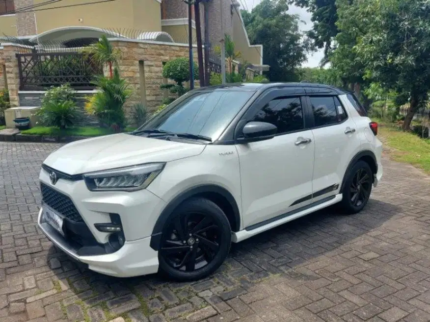 DP MURAH Raize 1.0 GR Sport TSS Two Tone Bensin Matic 2022 ABZ
