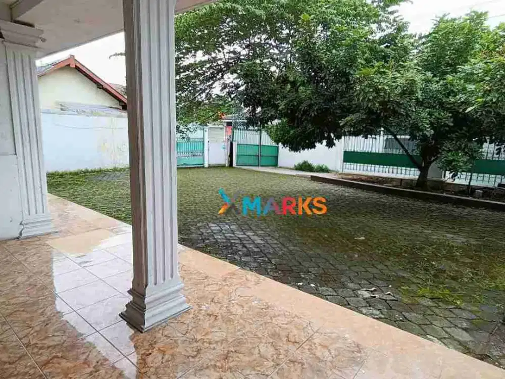 Dijual Rumah Luas Lokasi Sangat Strategis Tengah Kota dekat Grandmall, cocok untuk Investasi