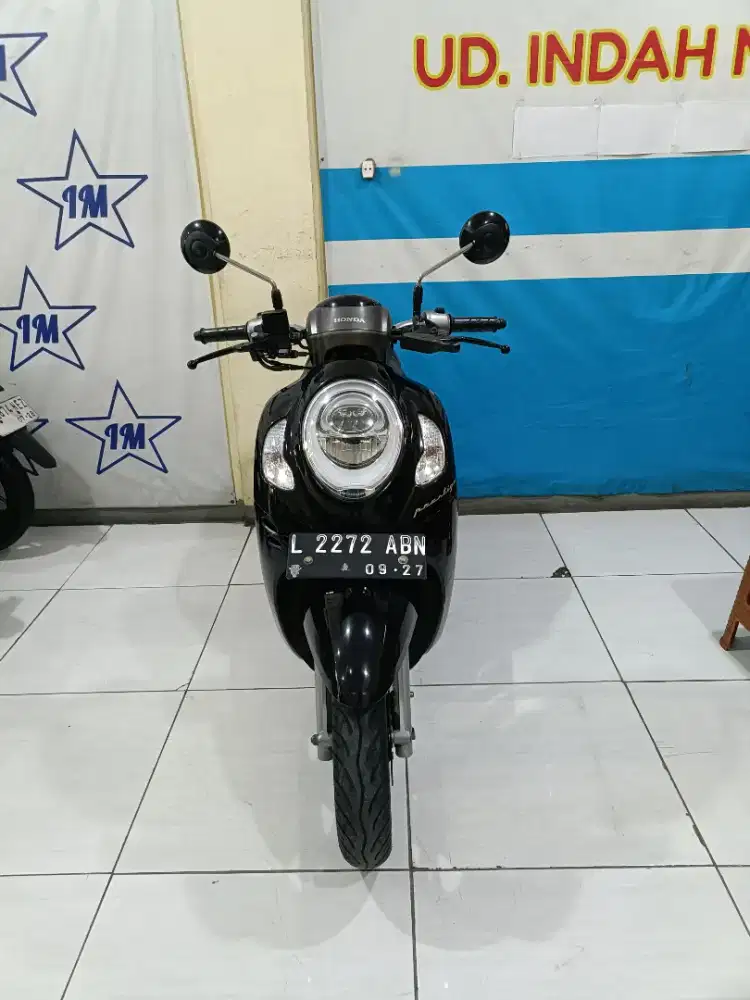 Hitam glossy HONDA SCOOPY ESP STYLISH PRESTIGE KEYLLES REMOT 2022