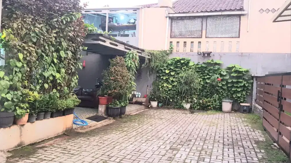 DIJUAL CEPAT - RUMAH SIAP HUNI. LOKASI STRATEGIS.