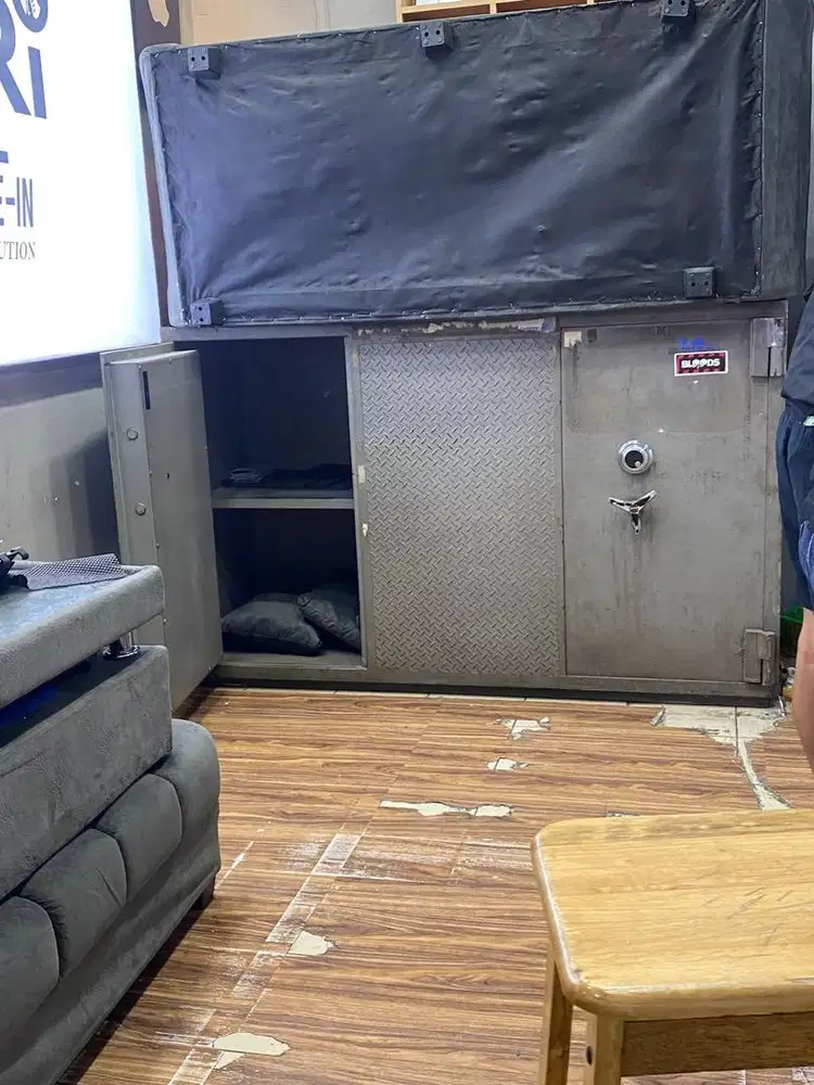 Brangkas bekas full baja anti maling