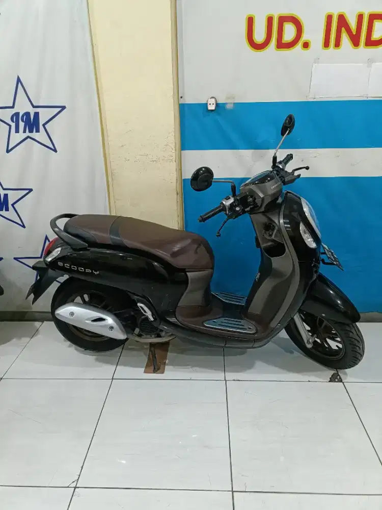 L Surabaya Honda SCOOPY ESP STYLISH PRESTIGE KEYLLES REMOT 2022 kredit