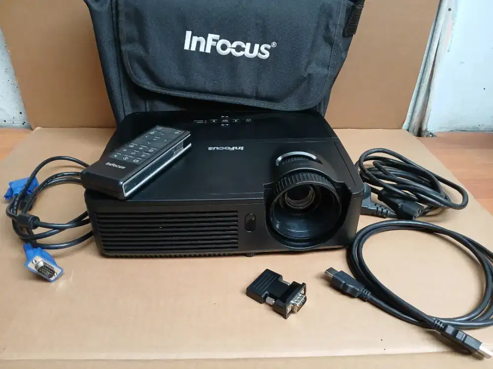 Proyektor Infocus IN112 bekas