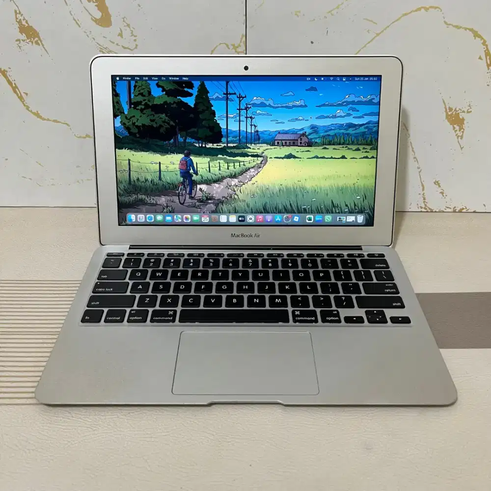 Forsale, Macbook Air 11-inch, Early 2015.