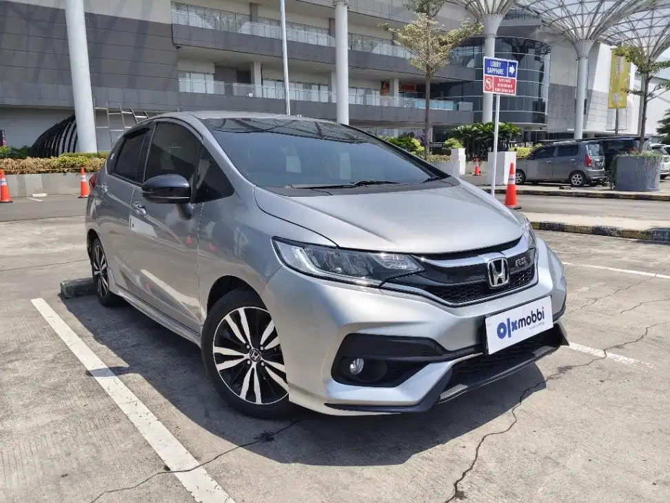 DP MURAH Honda Jazz 1.5 RS Bensin-MT 2019 Abu CAICD