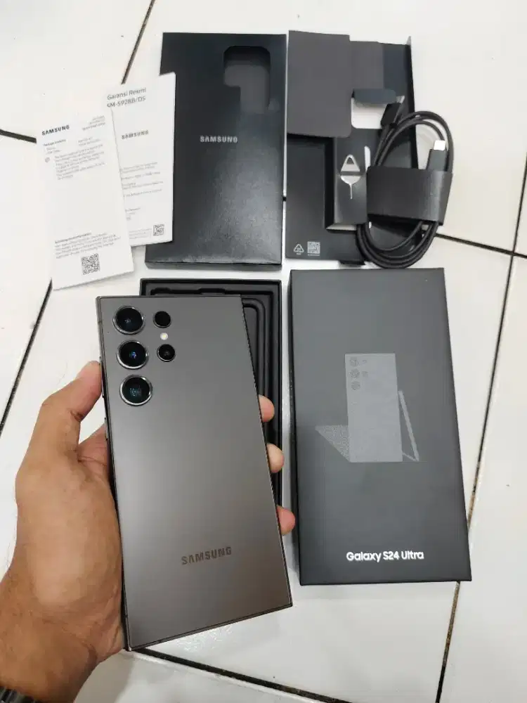 Samsung S24 Ultra 12/256 Black fullset garansi resmi SEIN