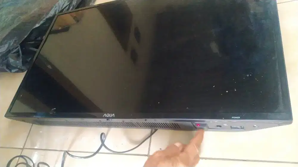 TV LED AQUA 32inch Rusak kali ada yg butuh kanibalan atau servis