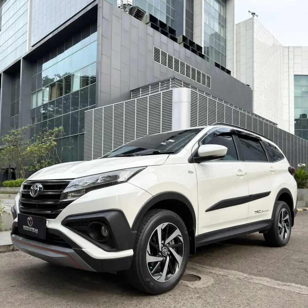 TOYOTA RUSH 1.5 TRD SPORTIVO AT 2020 PUTIH
