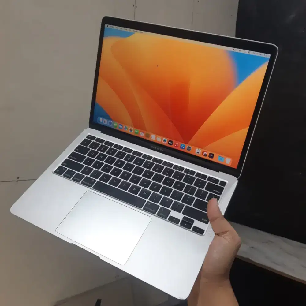 Macbook air m1 2020 ram 8gb ssd 128gb normal siap pakai bisa cod