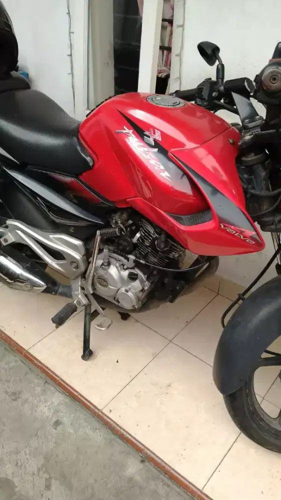 Bajaj Pulsar Starter on komplit