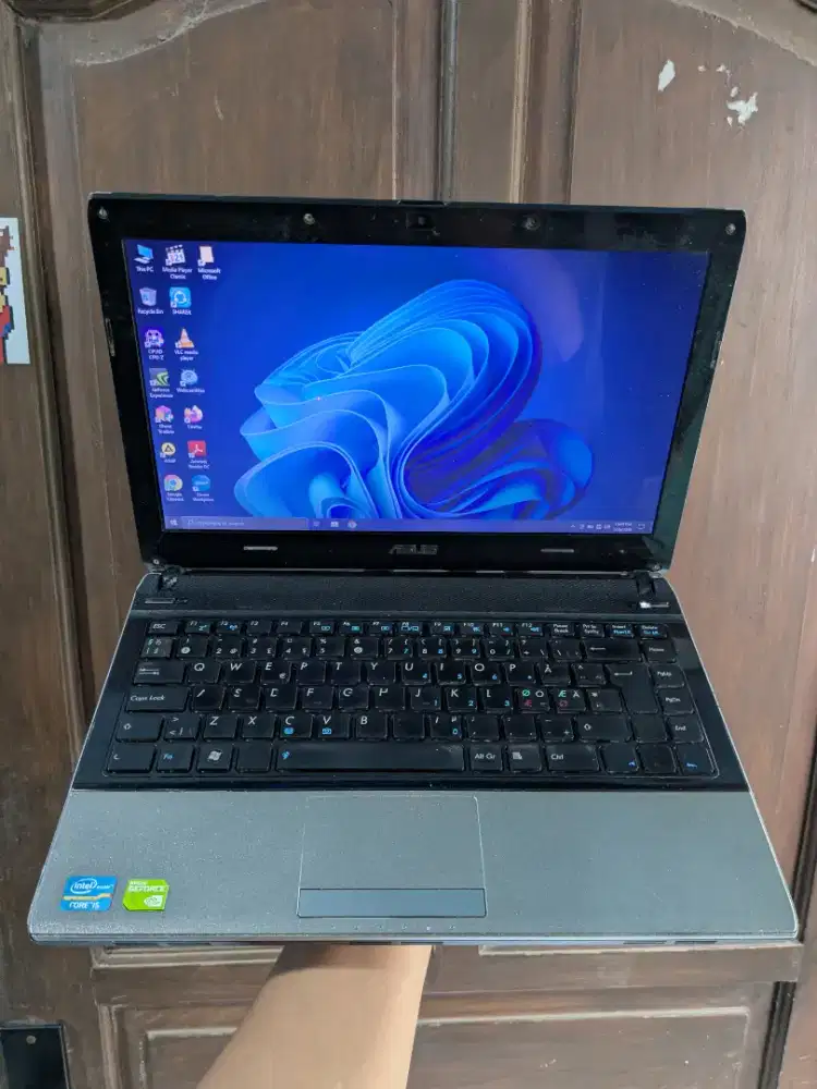Laptop Asus U31SD Core I5 Ram 4 Dual VGA Normalan Siap Pakai