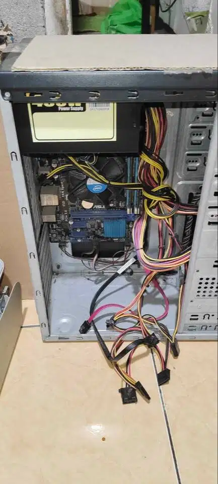 CPU core i5 gen3 RAM 4 GB