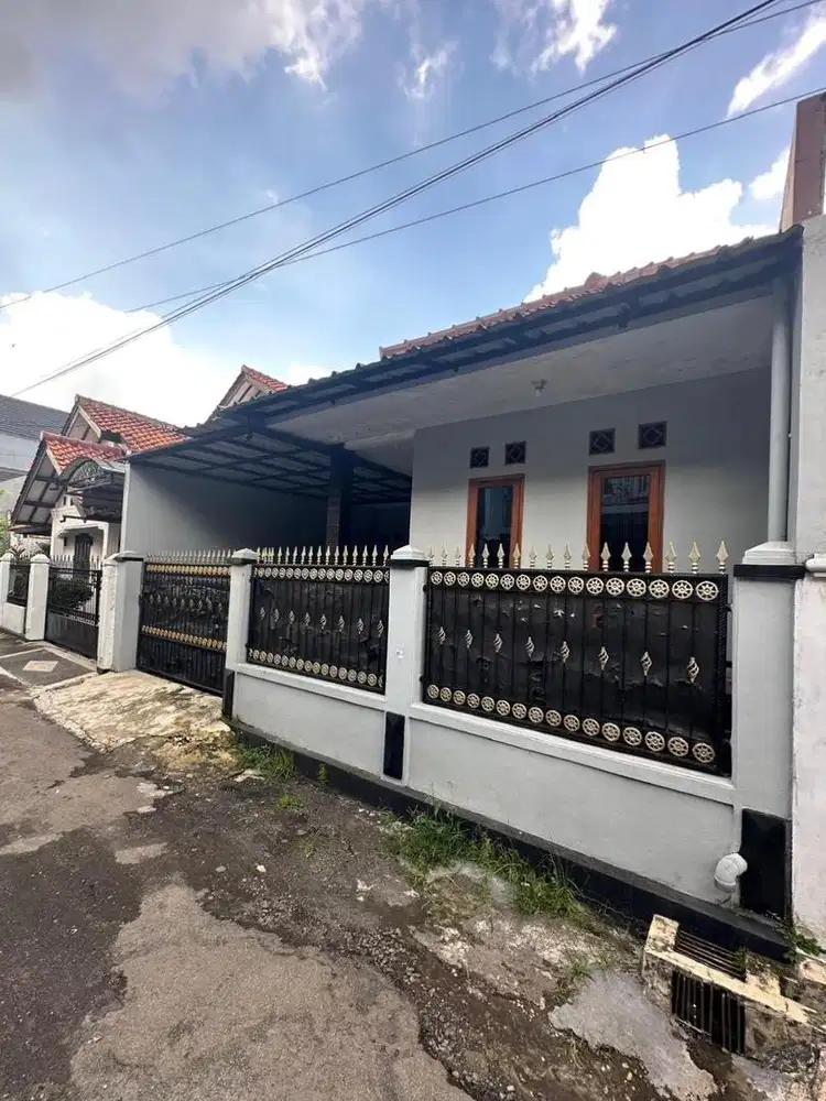 Rumah Bangunan Lokasi Strategis di Arcamanik, Kota Bandung