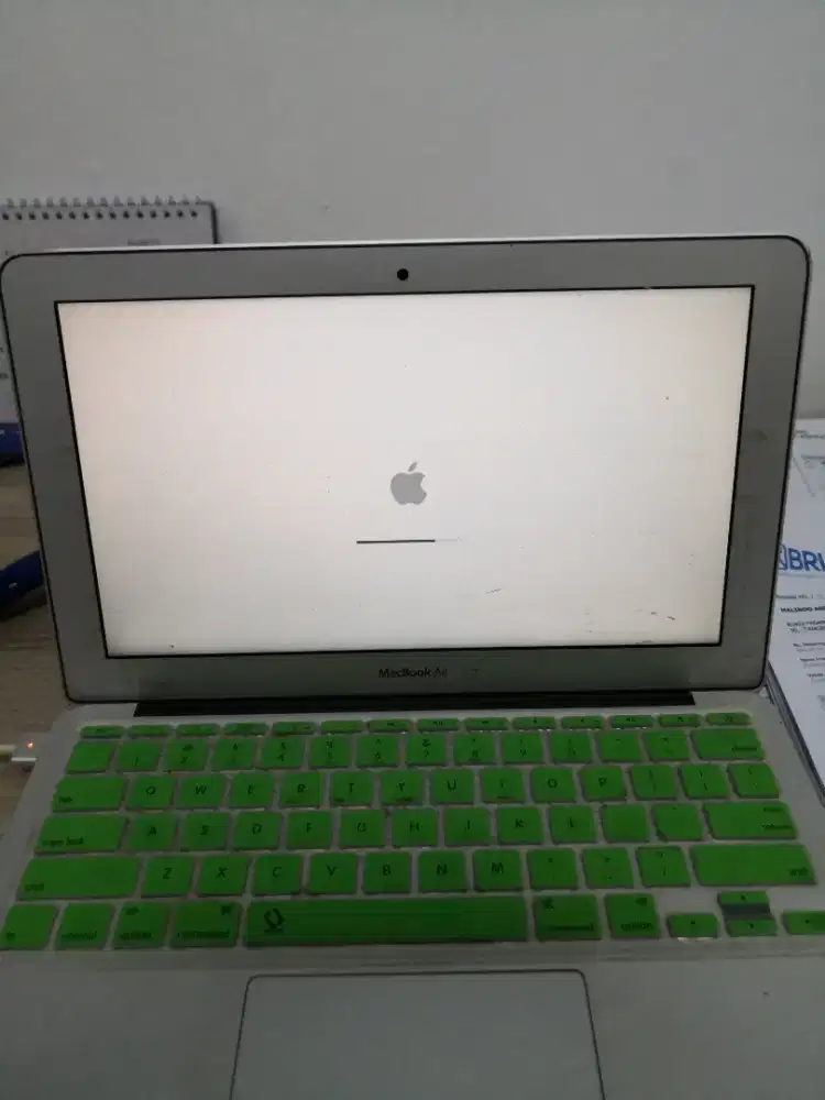 Macbook Air dari tangan pertama