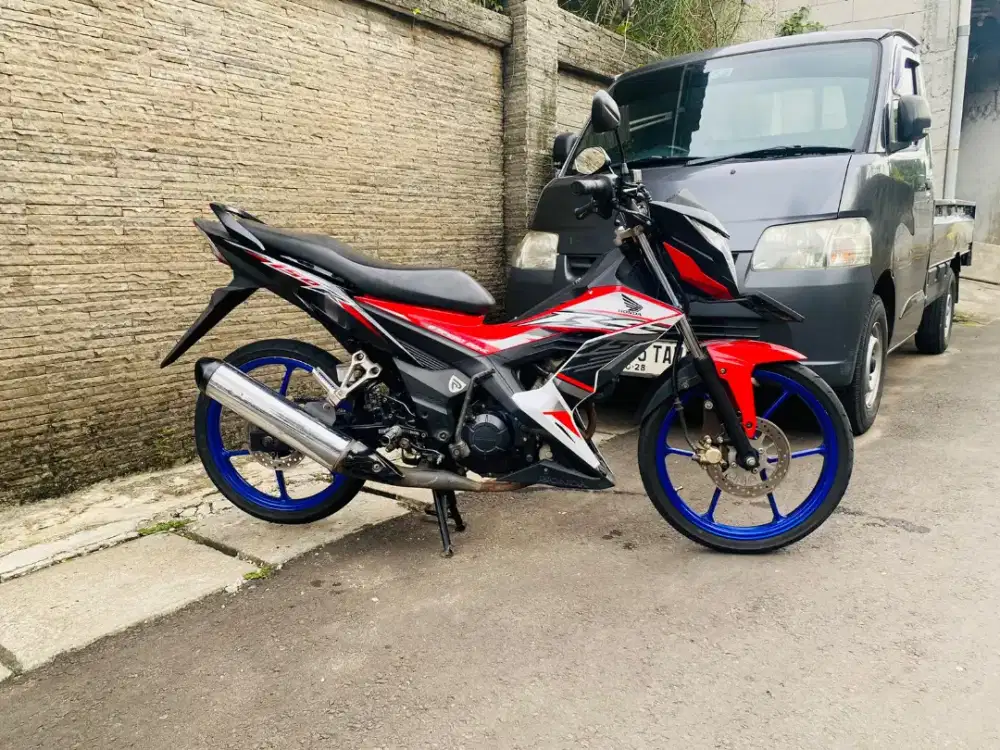 Honda Sonic 150R Pgm Fi th 2018 Gress siap pakai