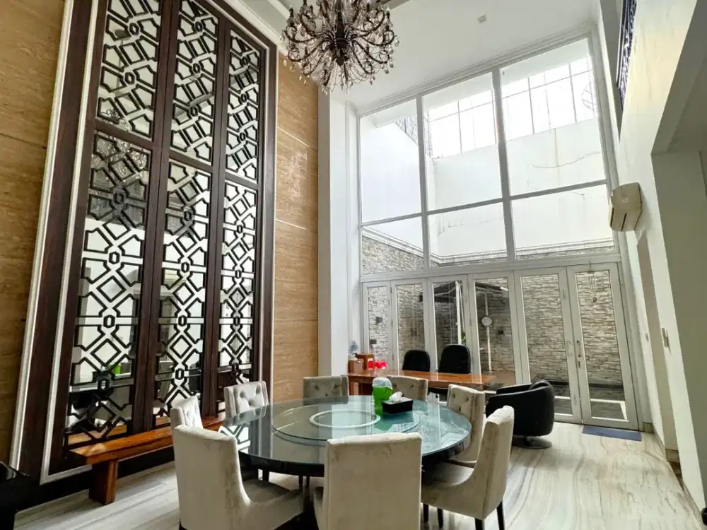 Rumah Mewah 232m2 4+2KT Semi Furnished Ada Sauna Room di Layar Permai PIK