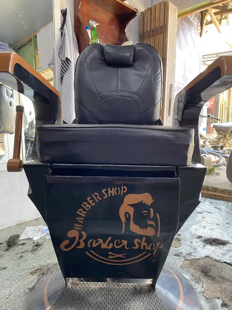 Kursi pangkas barbershop