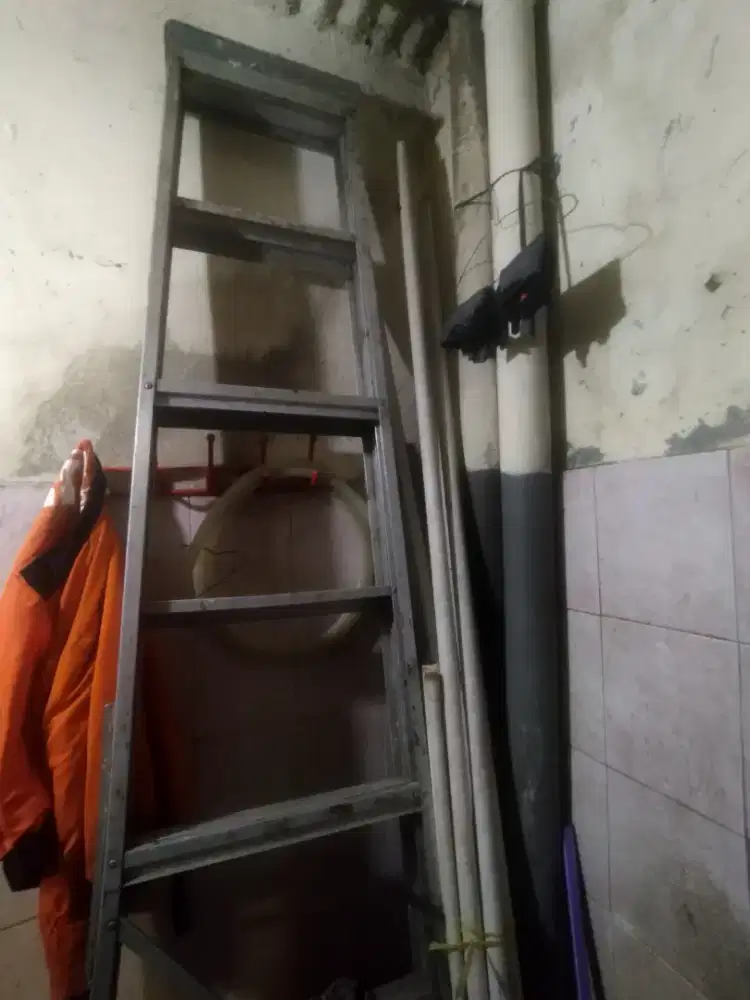 tangga lipat tinggi 2.5 meter