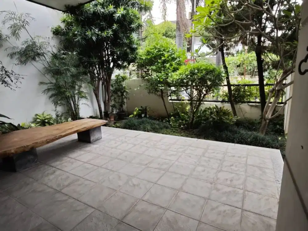 Dijual Rumah di Puri Indah Jakbar Luas 12X27m2 Harga bisa Nego