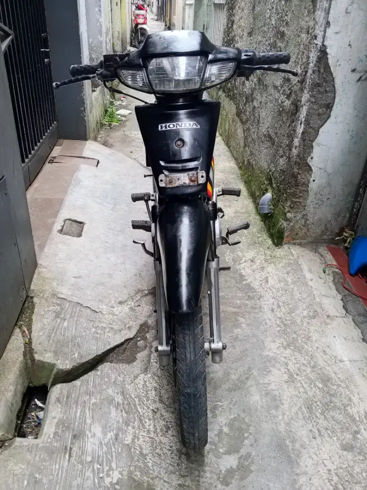 Honda Supra x  2005