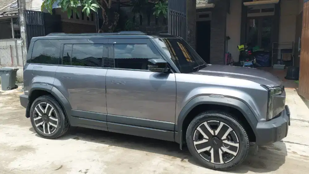 dijual J6 type IWD Oct.2015 abu abu tua