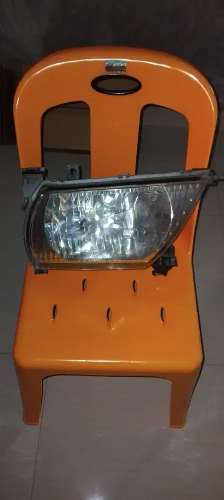 Headlamp mobil kijang LGX