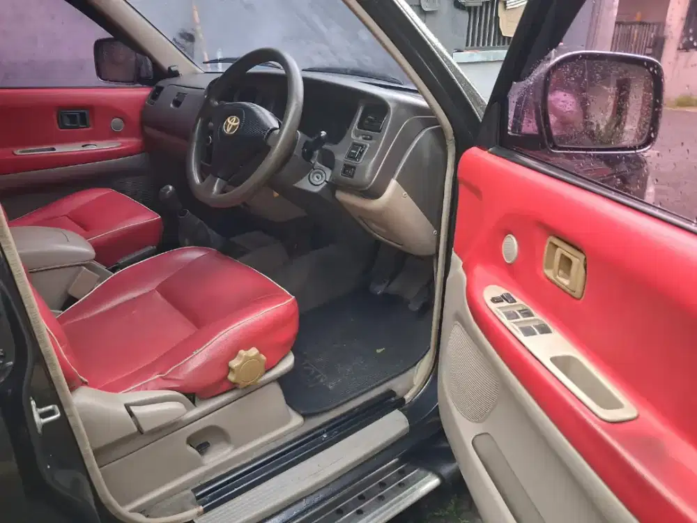 Toyota kijang kapsul