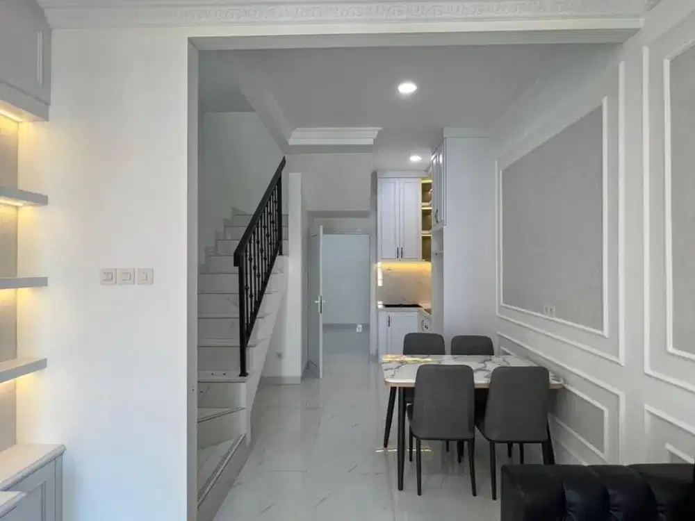 Dijual Rumah Cantik Style American Classic di Cengkareng, Kalideres Jakarta Barat