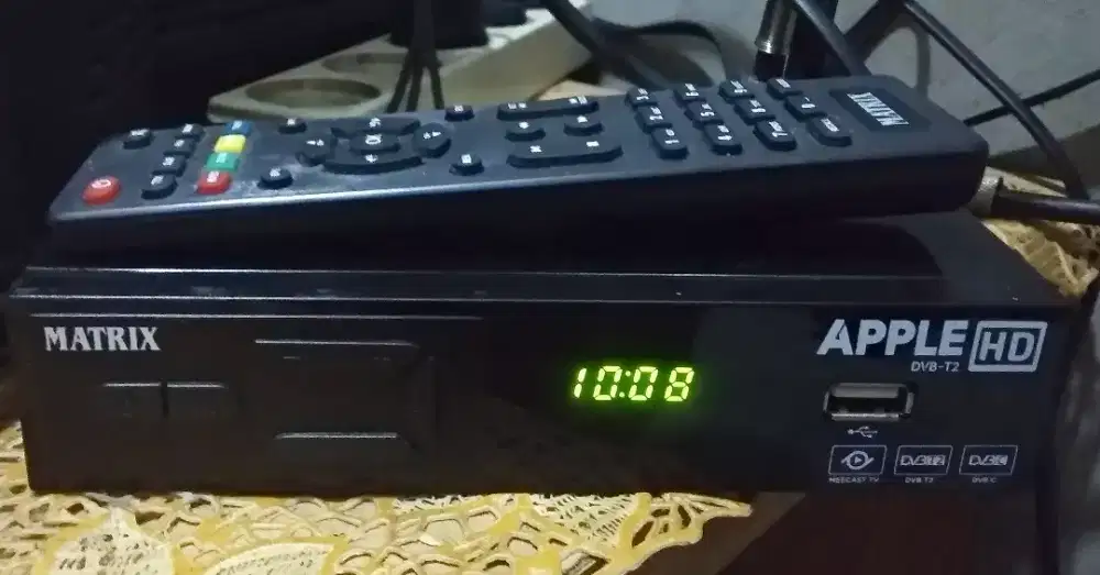 STB DIGITAL APPLE MATRIX MERAH PLUS DONGLE WIFI BAGUS DAN NORMAL