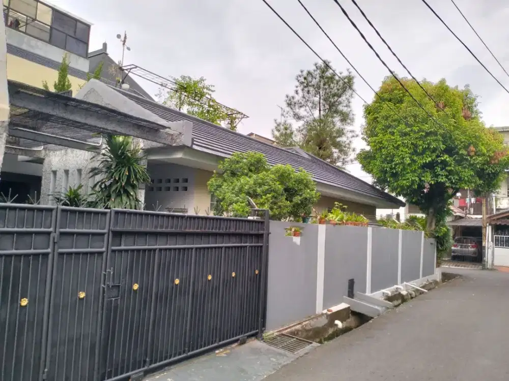 Rumah Hoek di Rawamangun Jakarta Timur