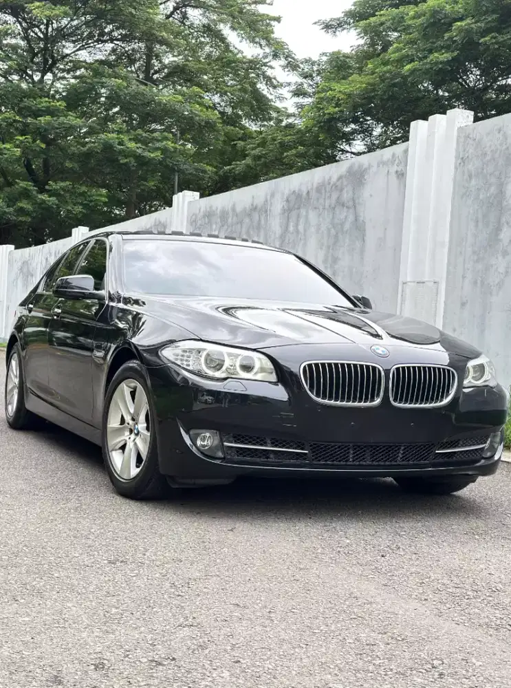BMW 528i F10 Black 2014! LOWEST KILOMETER se INDONESIA! MOBIL SIMPANAN