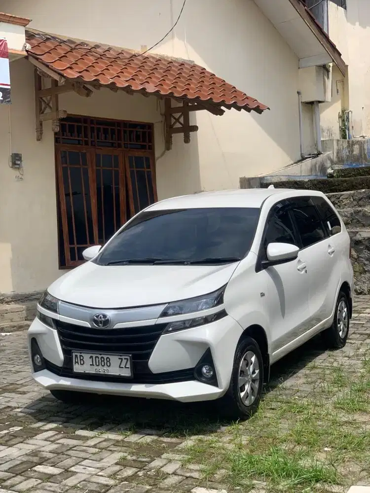 Toyota avanza E 2019 1.3 Manual MT putih AB xenia mobilio kredit murah