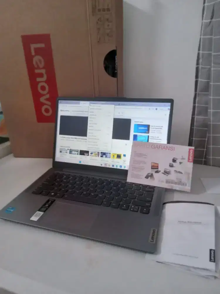 Lenovo ideapad slim 3i 14IRU8 i3 ram 8 /512