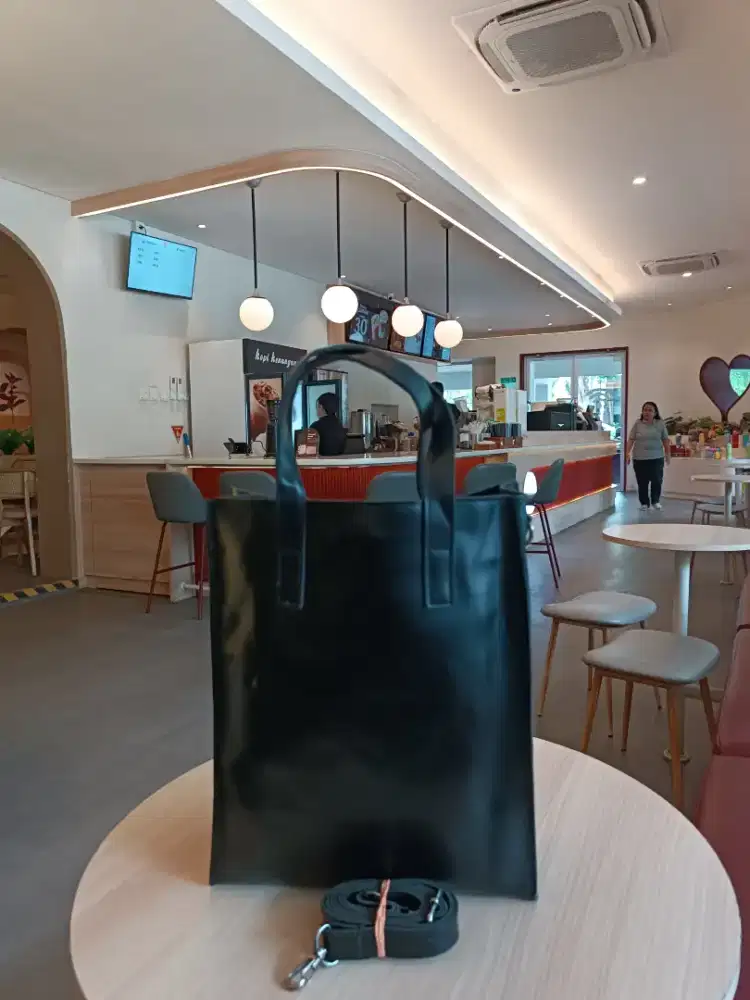 Tas fashion selempang kulit