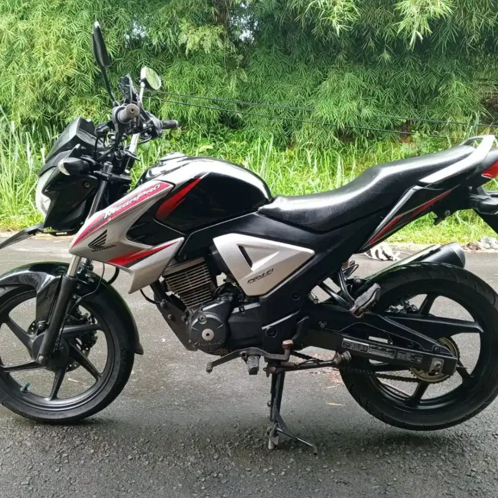 Honda mega pro 2015
